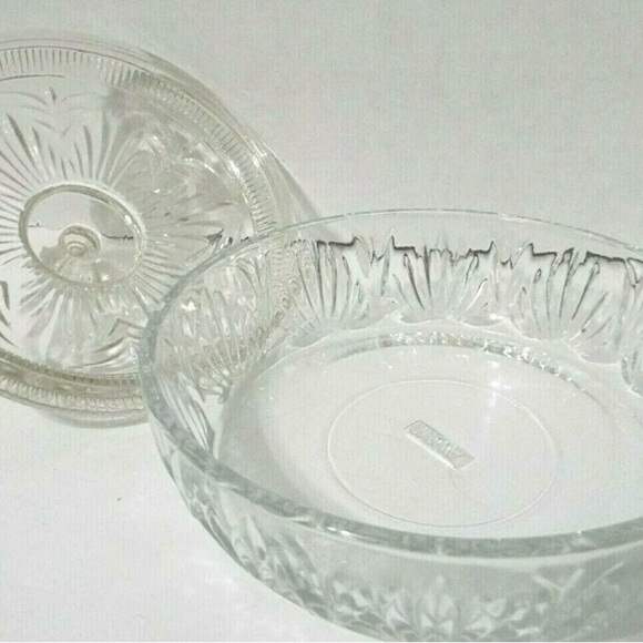 Vintage Avon Cut Clear Candy Dish Vanity Powder Trinket Box 6" Diameter - Picture 2 of 7